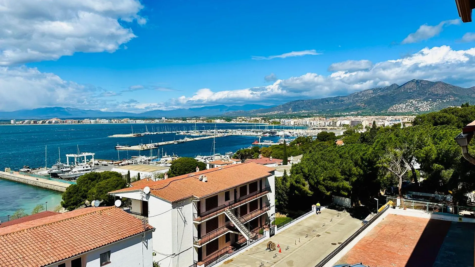 Les Roques - Apartamento Con Vistas Idilicas Roses Apartman